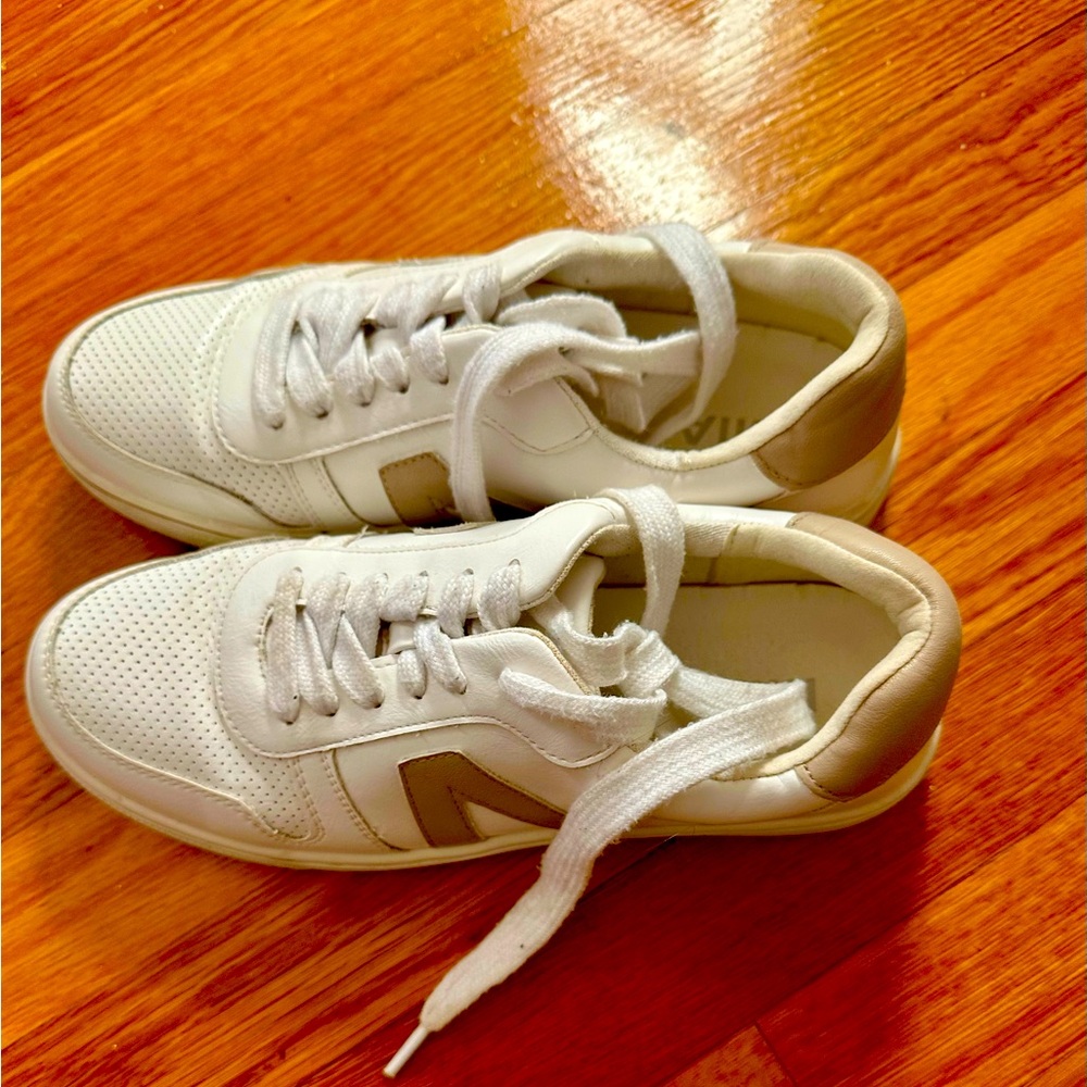 Women’s MIA Sneakers